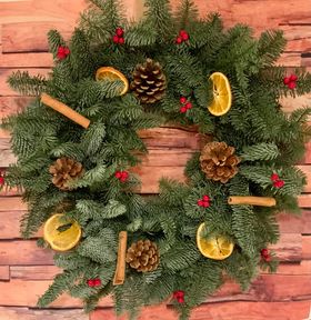 christmas-wreath-traditionalchristmas-wreath-traditional